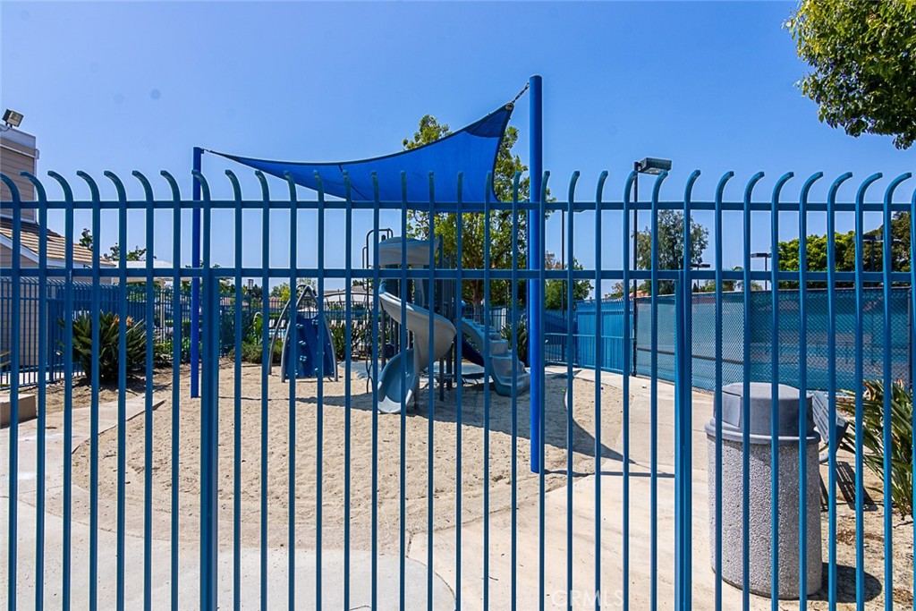 24 Brena Irvine, CA 92620 - Photo 26 of 28 a view of a balcony