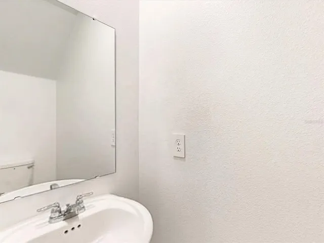 $2,190 | 3881 Corsican Lane, Lake Alfred, FL 33850