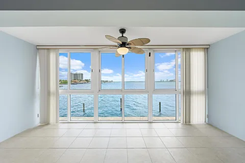 $220,000 | 400 Wilma Circle, Unit 206, Riviera Beach, FL 33404