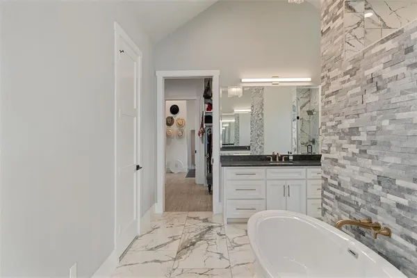 $2,395,000 | 18280 Red Oak Drive, Mabank, TX 75156