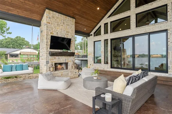 $2,395,000 | 18280 Red Oak Drive, Mabank, TX 75156