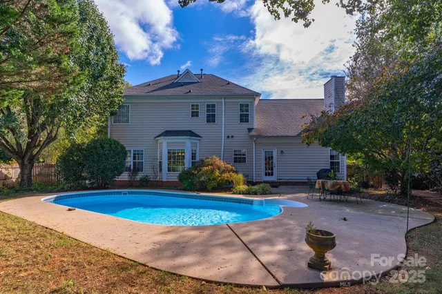a view of a house with entertaining space
