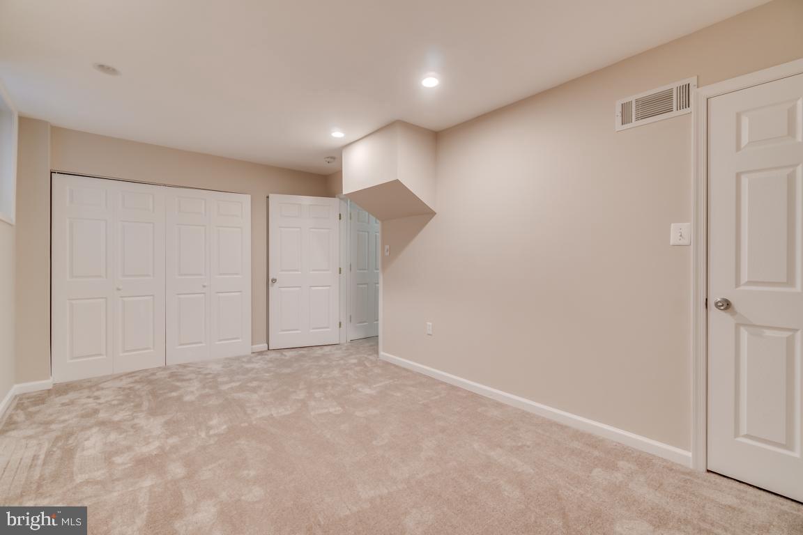 2444 Cloudcroft Square Reston, VA 20191 - Photo 26 of 32 3rd Bedroom or Family Room w/ Plenty of Storage