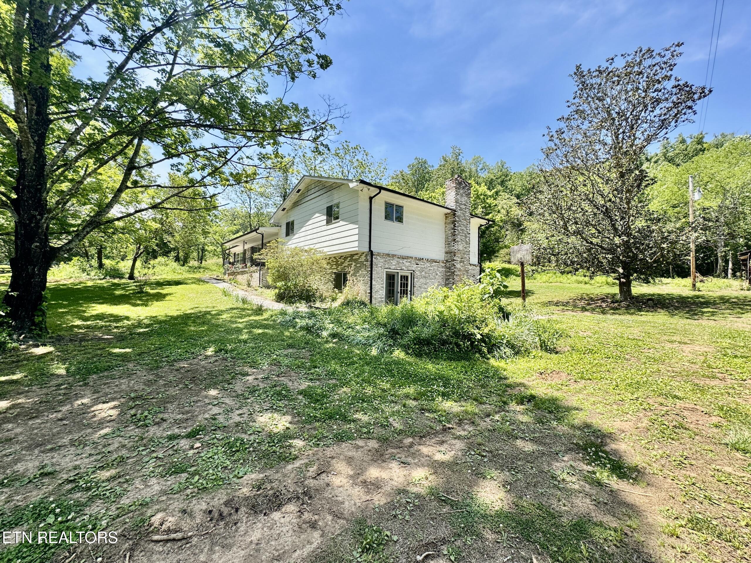 132 Lanes Bluff Road Clinton, TN 37716 - Photo 4 of 48 1-4