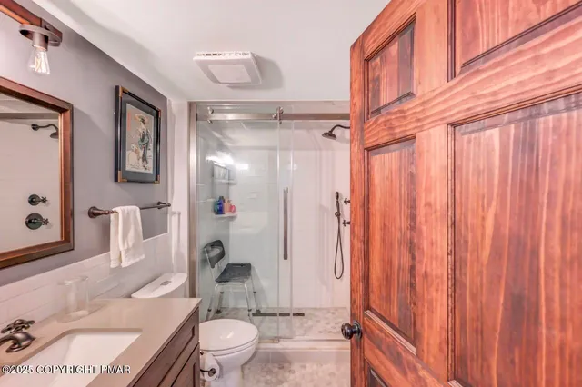 $799,000 | 3 Stone Tree Drive, Canadensis, PA 18325