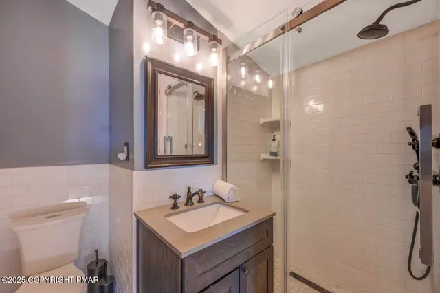 $799,000 | 3 Stone Tree Drive, Canadensis, PA 18325