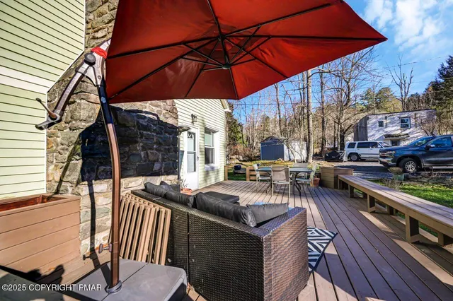 $799,000 | 3 Stone Tree Drive, Canadensis, PA 18325