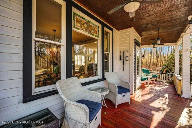 $799,000 | 3 Stone Tree Drive, Canadensis, PA 18325