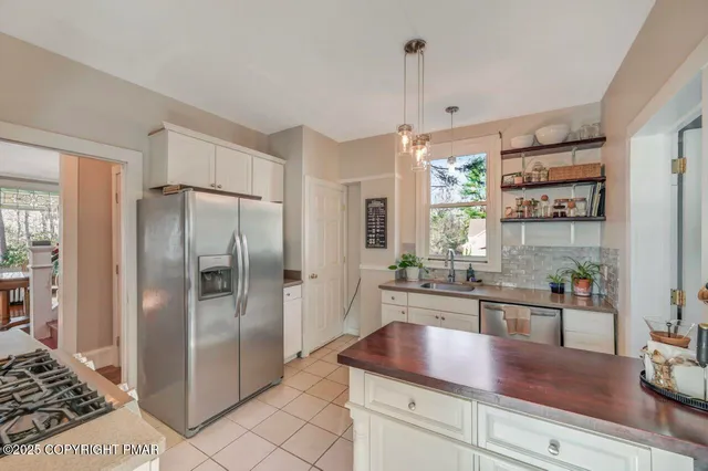 $799,000 | 3 Stone Tree Drive, Canadensis, PA 18325