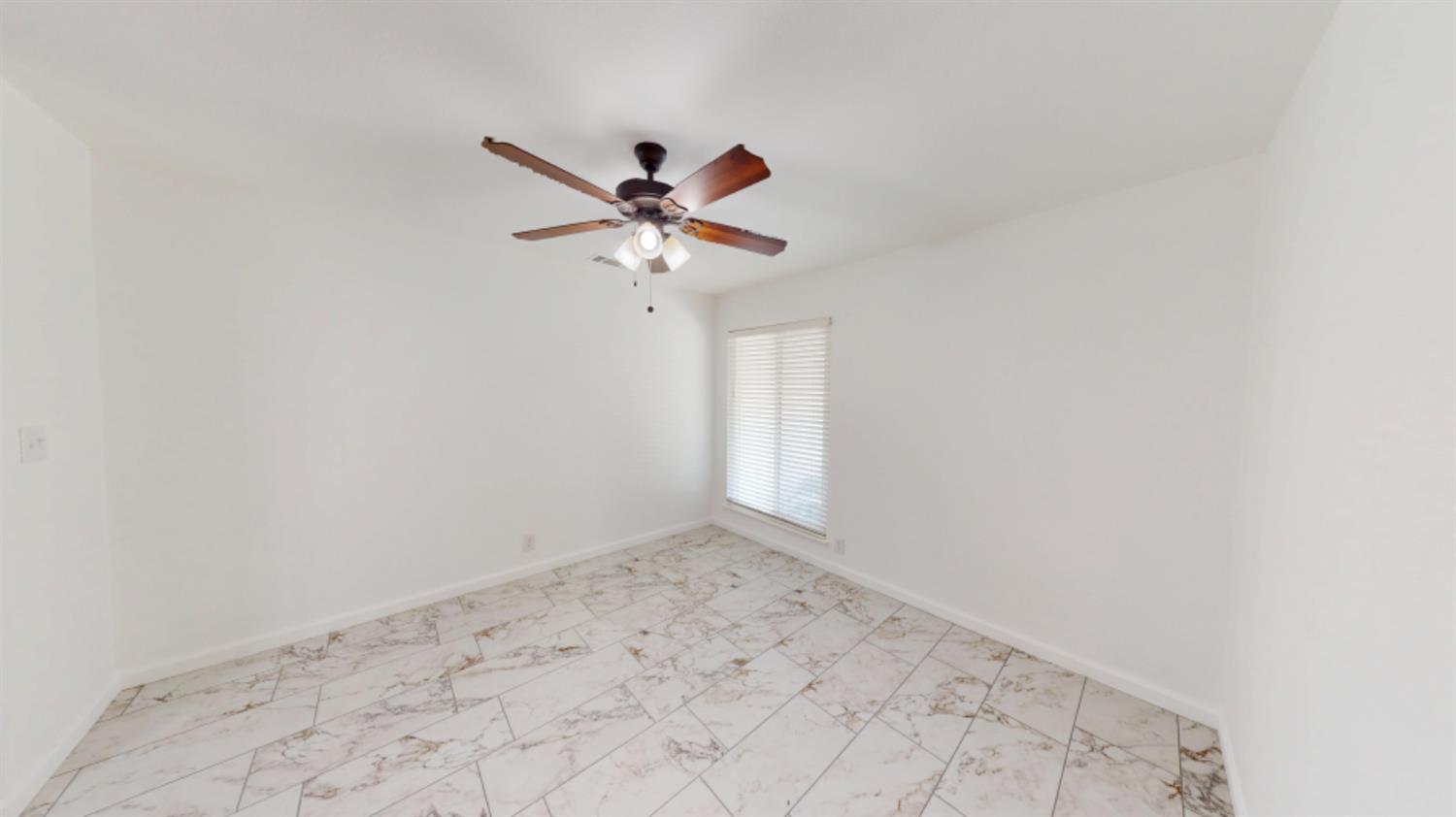3279 Cherokee Avenue Merced, CA 95340 - Photo 10 of 30 an empty room
