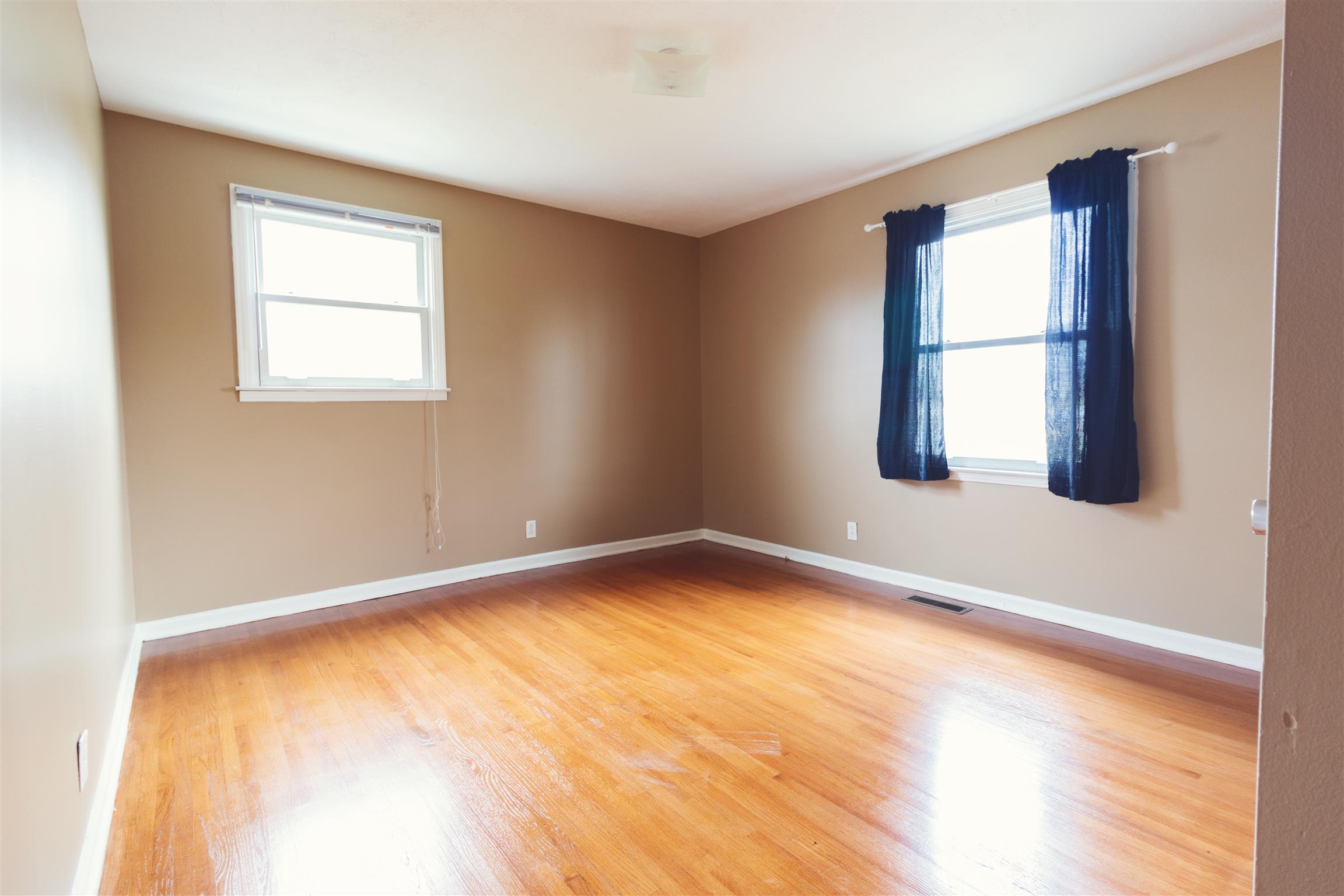 124 Union Hall Road Clarksville, TN 37040 - Photo 8 of 16 Bedroom 2 with Fresh Paint & Refinished Hardwood Floors