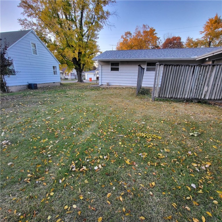 800 Division Street Charleston, IL 61920 - Photo 22 of 23 Back Yard