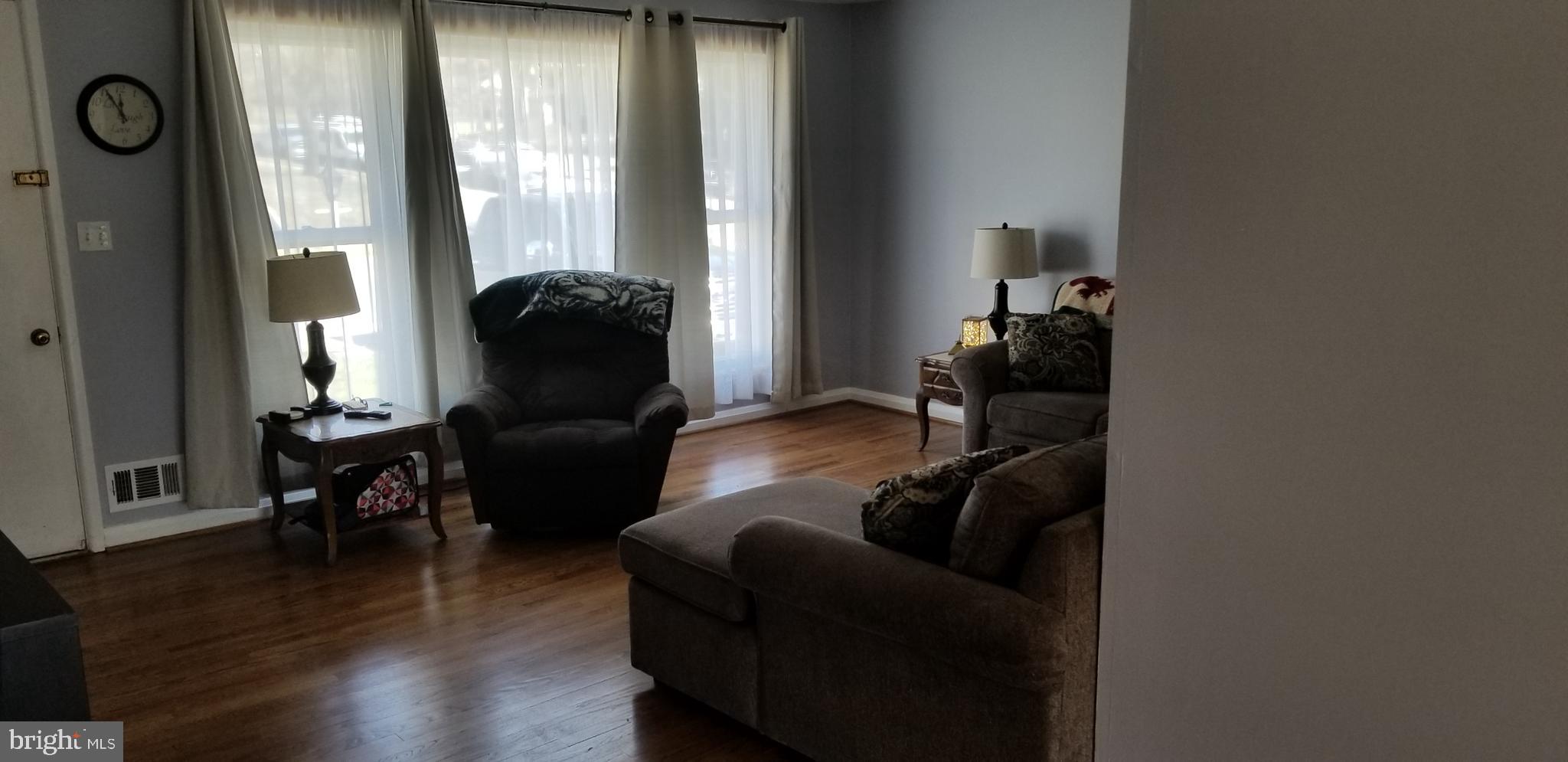 6215 Golden Ring Road Baltimore, MD 21237 - Photo 2 of 6 Living Room