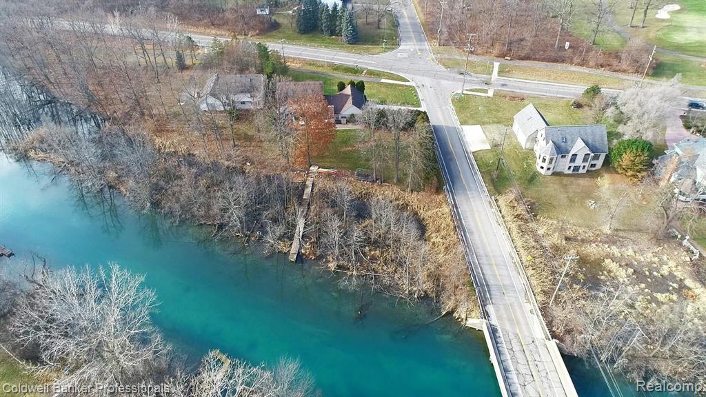 23285 Meridian Road Grosse Ile, MI 48138 - Photo 5 of 53