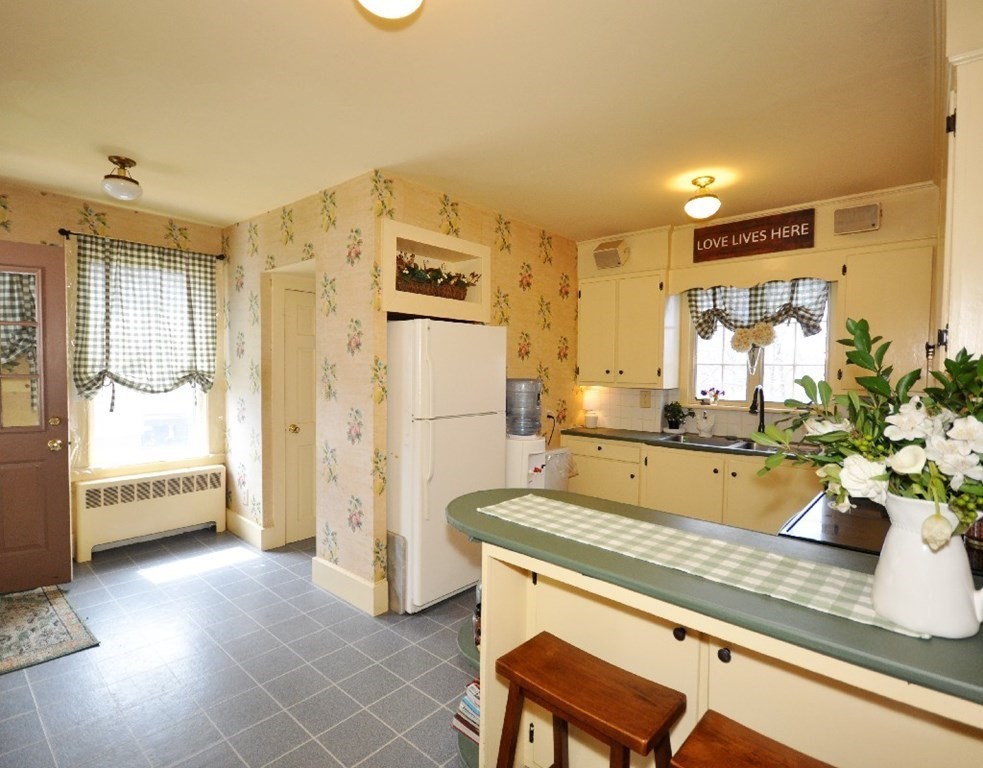 34 Thompson Street Maynard, MA 01754 - Photo 12 of 40