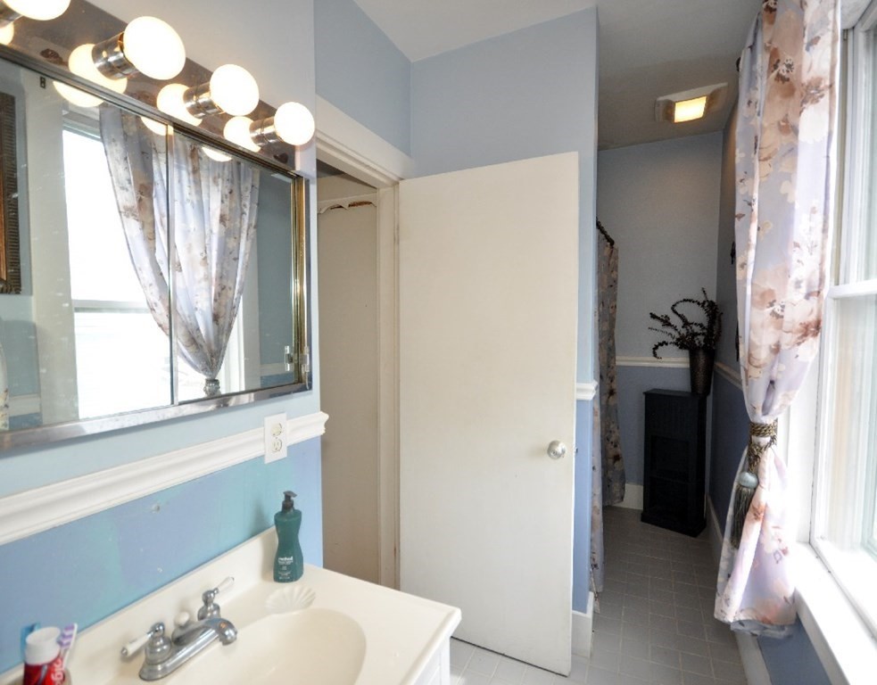 34 Thompson Street Maynard, MA 01754 - Photo 27 of 40