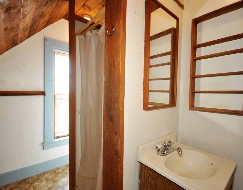 34 Thompson Street Maynard, MA 01754 - Photo 32 of 40