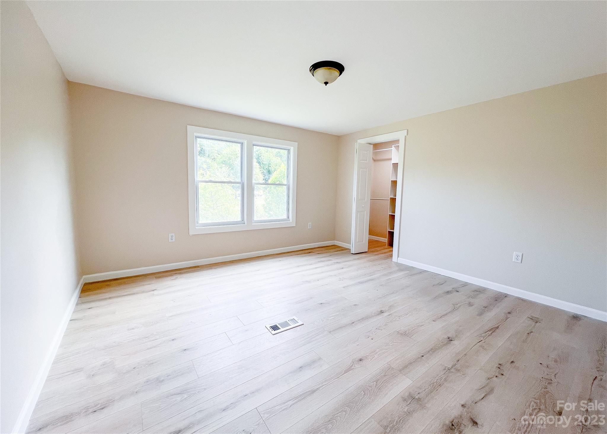 31 Kayla Susan Road Hendersonville, NC 28792 - Photo 13 of 16 Gallery Image 13