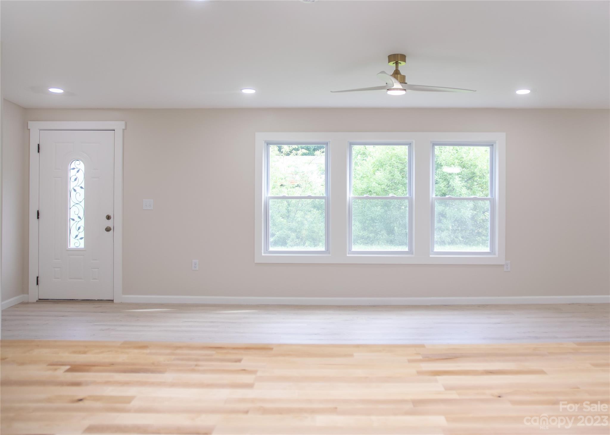 31 Kayla Susan Road Hendersonville, NC 28792 - Photo 5 of 16 Gallery Image 5