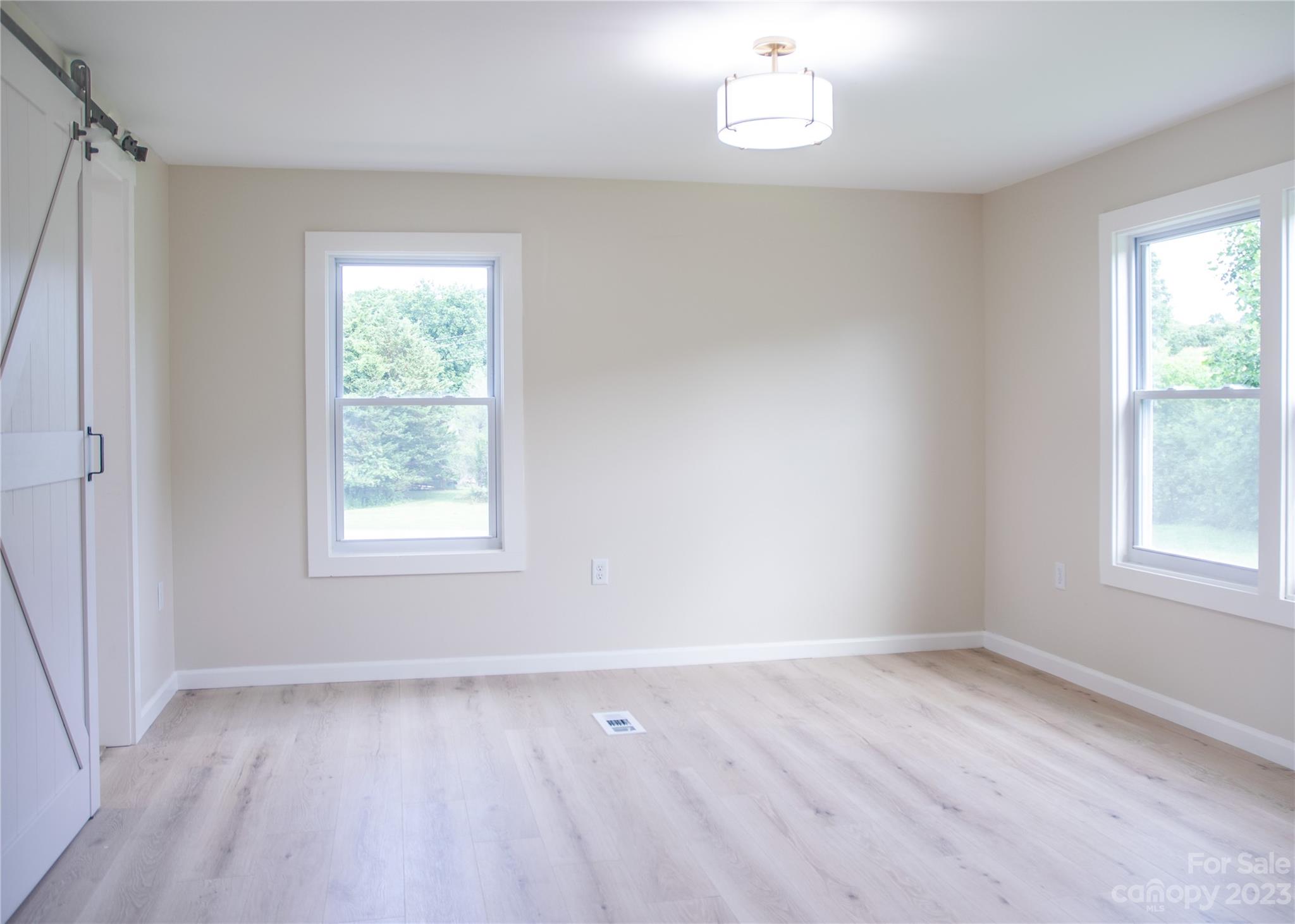 31 Kayla Susan Road Hendersonville, NC 28792 - Photo 6 of 16 Gallery Image 6