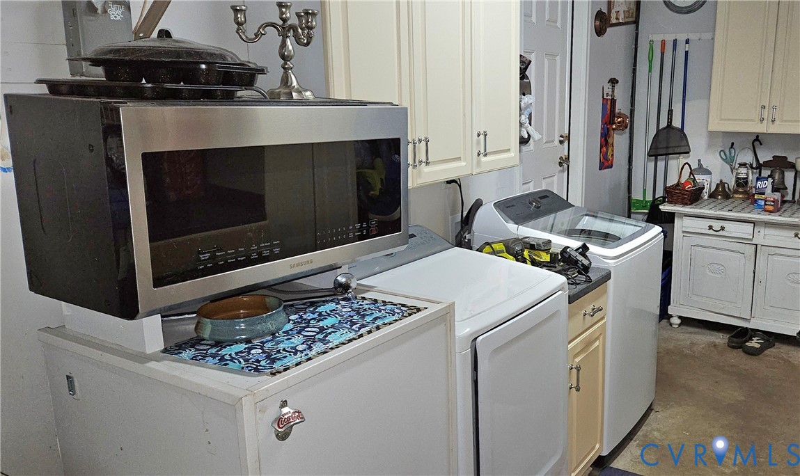 459 Willow Lane Topping, VA 23169 - Photo 40 of 47 a stove top oven sitting inside of a kitchen