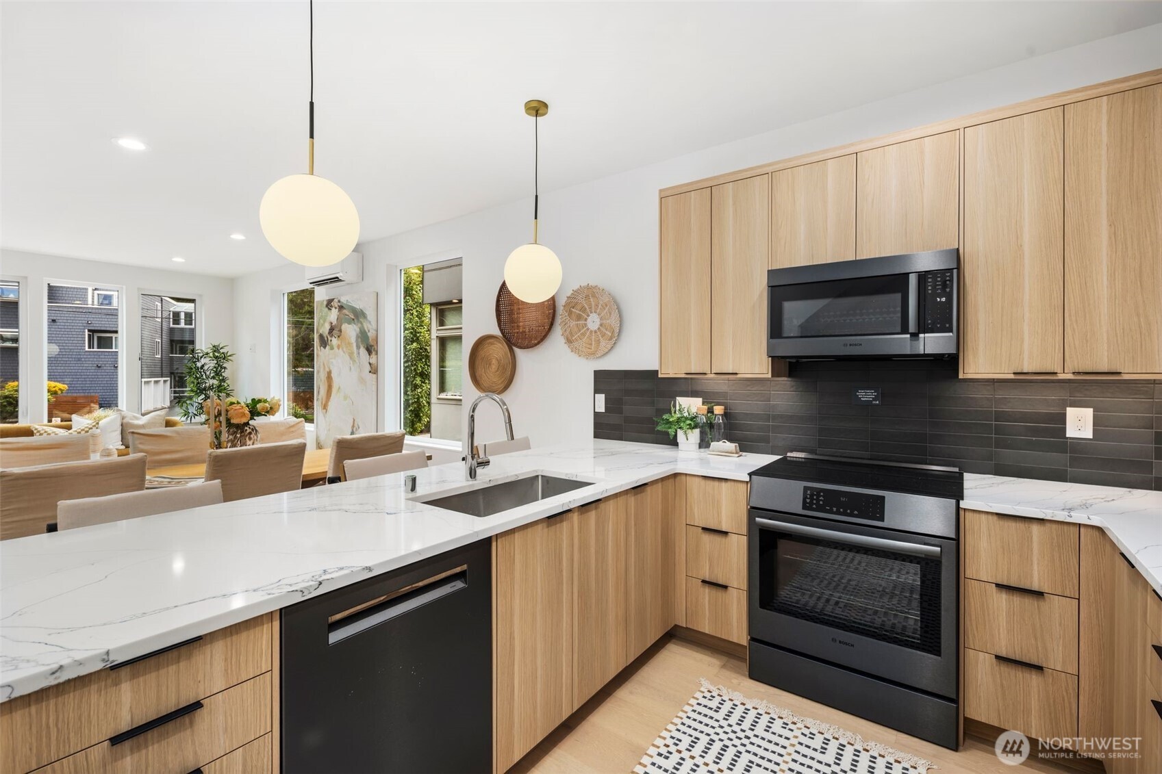 4123 B Chilberg Avenue Southwest Seattle, WA 98116 - Photo 13 of 29