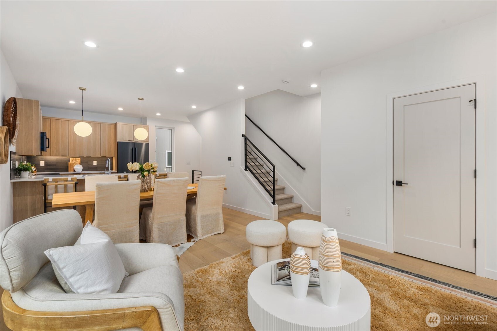 4123 B Chilberg Avenue Southwest Seattle, WA 98116 - Photo 7 of 29