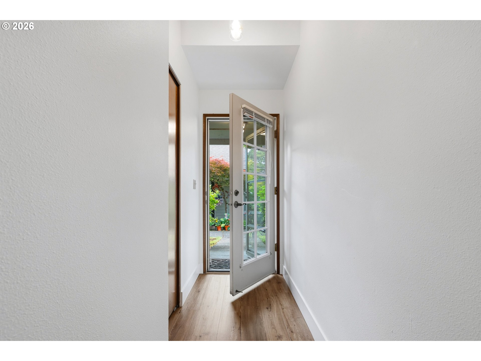 13775 Southwest Scholls Ferry Road, Unit 7 Beaverton, OR 97008 - Photo 3 of 34 Entrance/Foyer