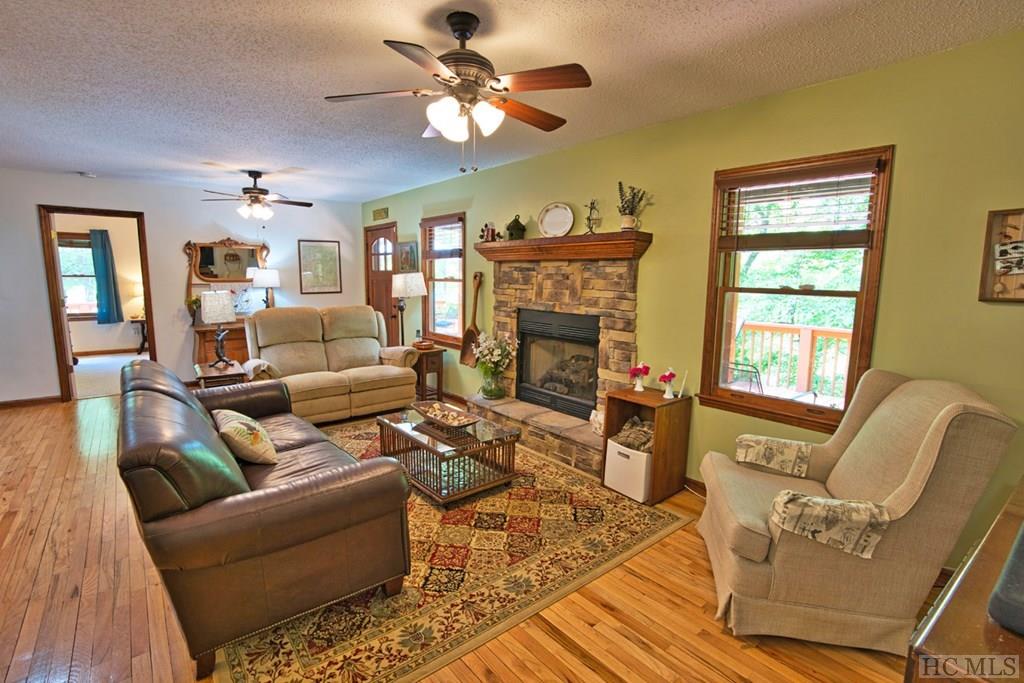 102 Quail Ridge Drive Franklin, NC 28734 - Photo 16 of 40 Gallery Image 16