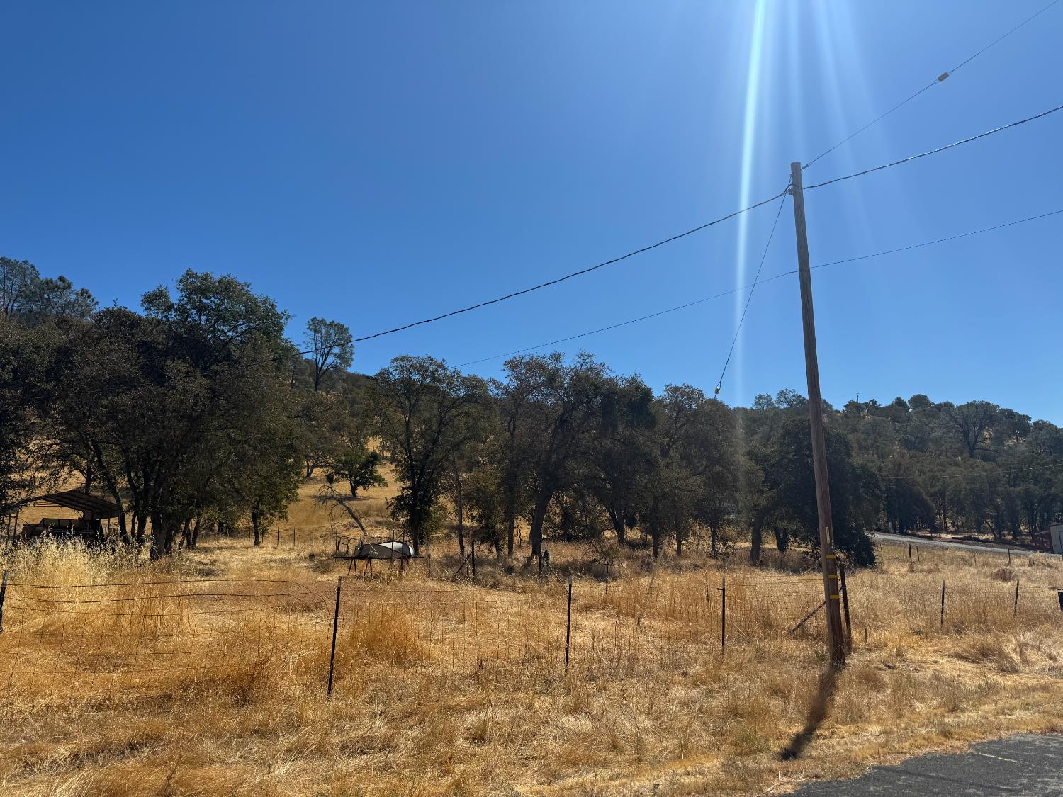 837 Castillo Way La Grange, CA 95329 - Photo 3 of 9 a view of a backyard of the house