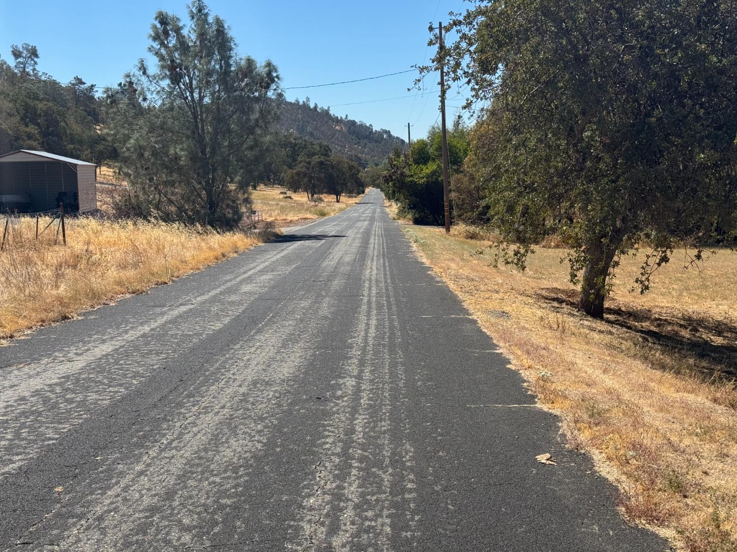 837 Castillo Way La Grange, CA 95329 - Photo 6 of 9 a view of a backyard of snow