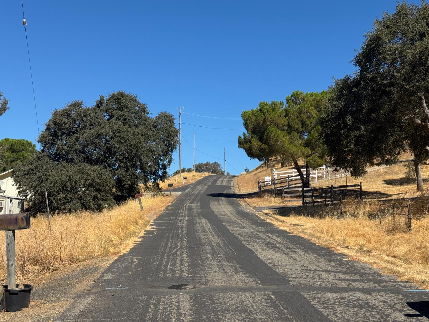 837 Castillo Way La Grange, CA 95329 - Photo 8 of 9 a view of swimming pool with a yard