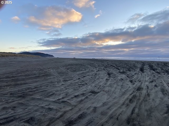 1204 37th Place Seaview, WA 98644 - Photo 16 of 19 a view of an ocean
