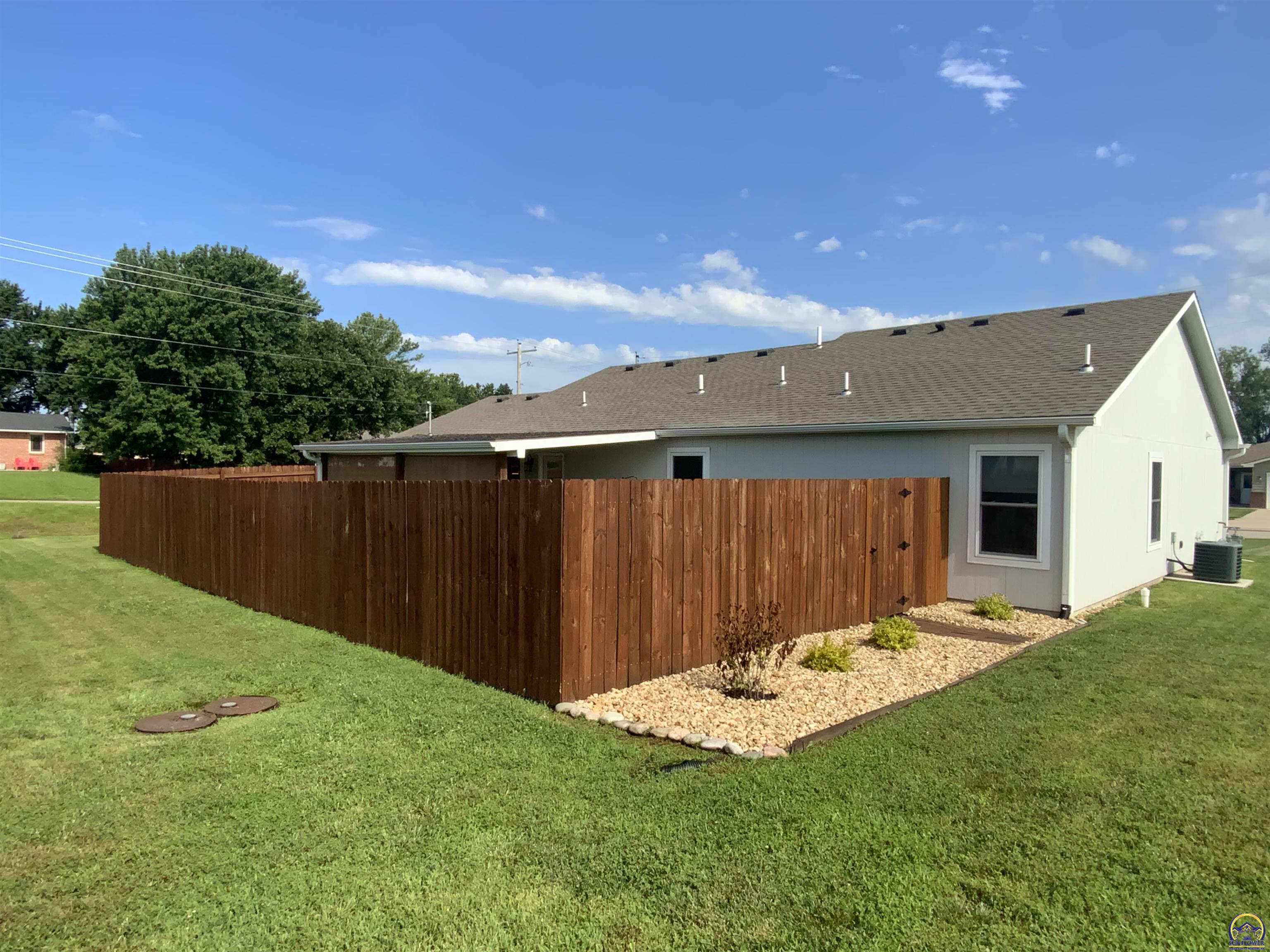 907 16th Street Valley Falls, KS 66088 - Photo 4 of 16