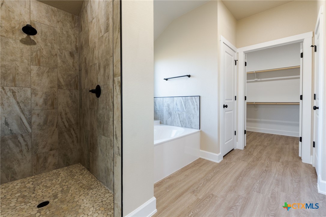2005 Blackhawk Loop Belton, TX 76513 - Photo 24 of 37 a view of bathroom with shower