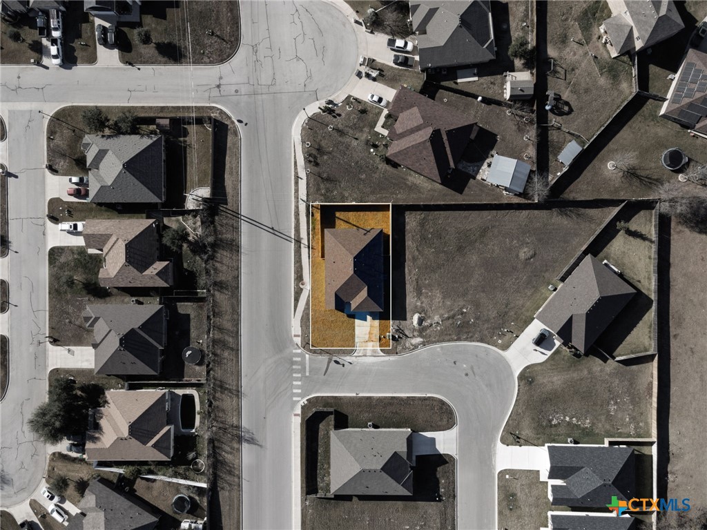 2005 Blackhawk Loop Belton, TX 76513 - Photo 35 of 37 a view of walk in closet
