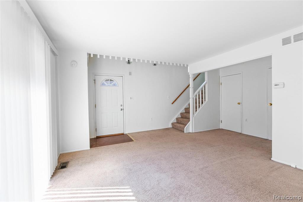 5055 Crooks Road, Unit 15 Royal Oak, MI 48073 - Photo 12 of 22