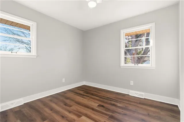 $274,500 | 400 North E Sharon Street, Lee's Summit, MO 64063