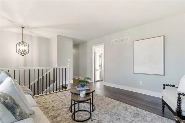 $274,500 | 400 North E Sharon Street, Lee's Summit, MO 64063