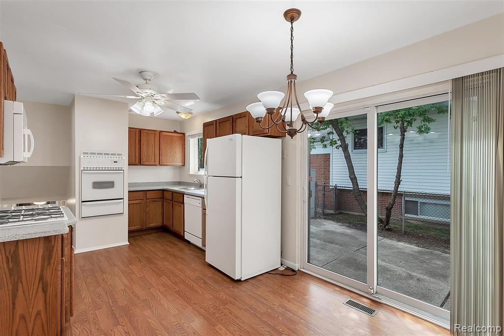 12062 Racine Road Warren, MI 48093 - Photo 18 of 46