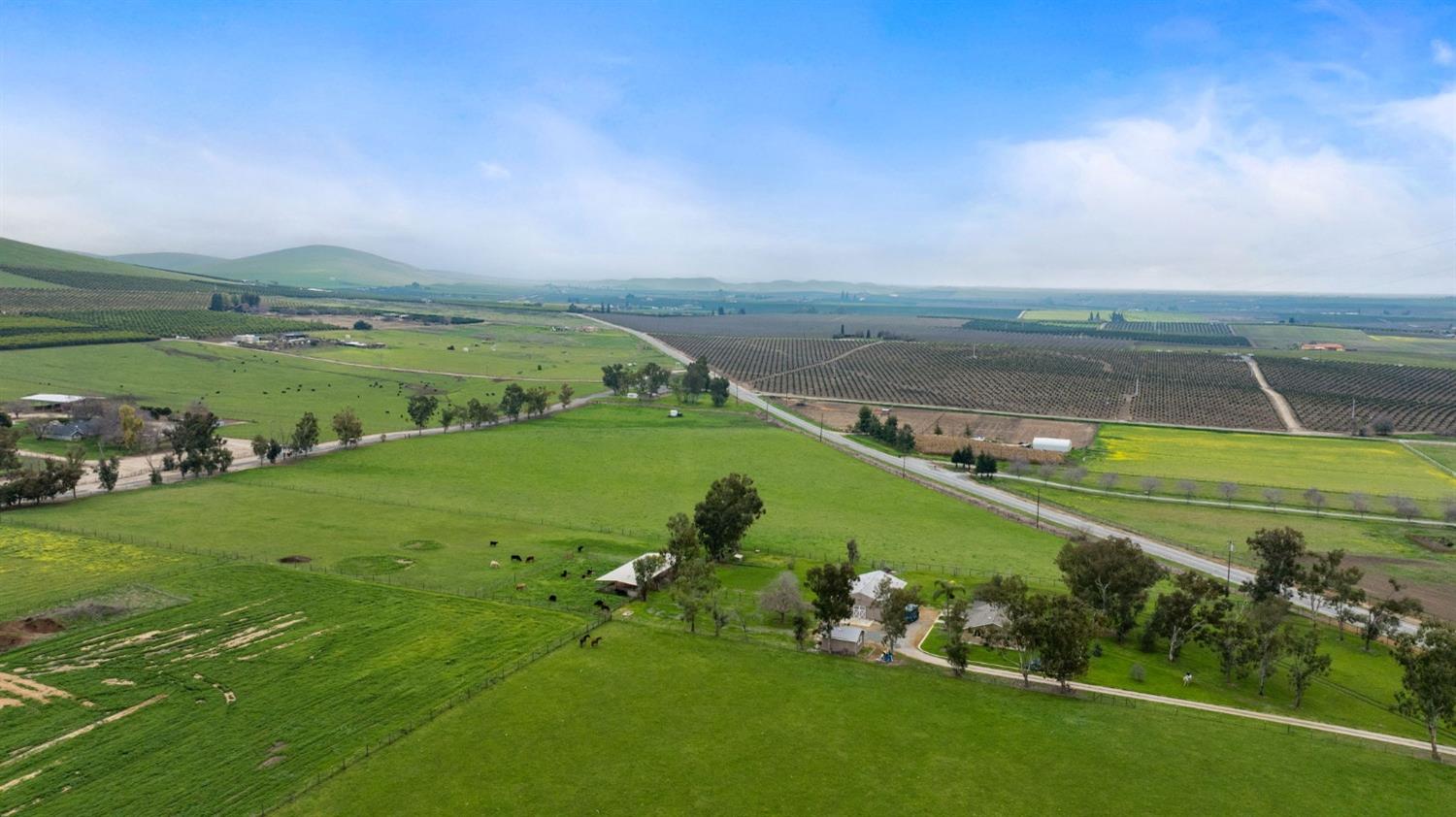 10580 Old Stage Road Porterville, CA 93257 - Photo 63 of 73 an aerial view of a golf course with chairs