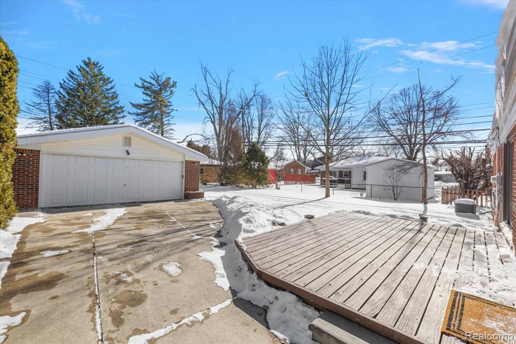 31060 East Rutland Street Beverly Hills, MI 48025 - Photo 30 of 37