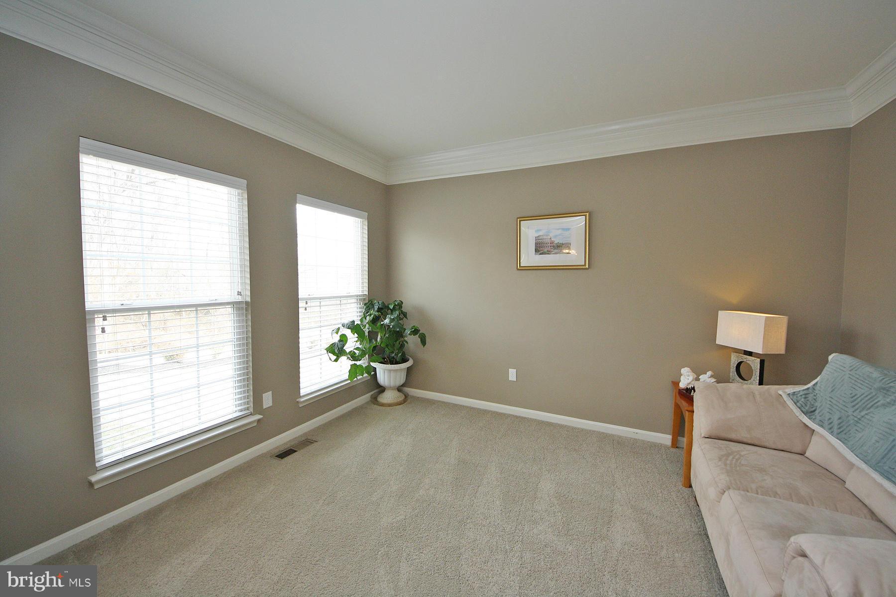 5946 Fairlee Road Elkridge, MD 21075 - Photo 6 of 29 Bright Living Room