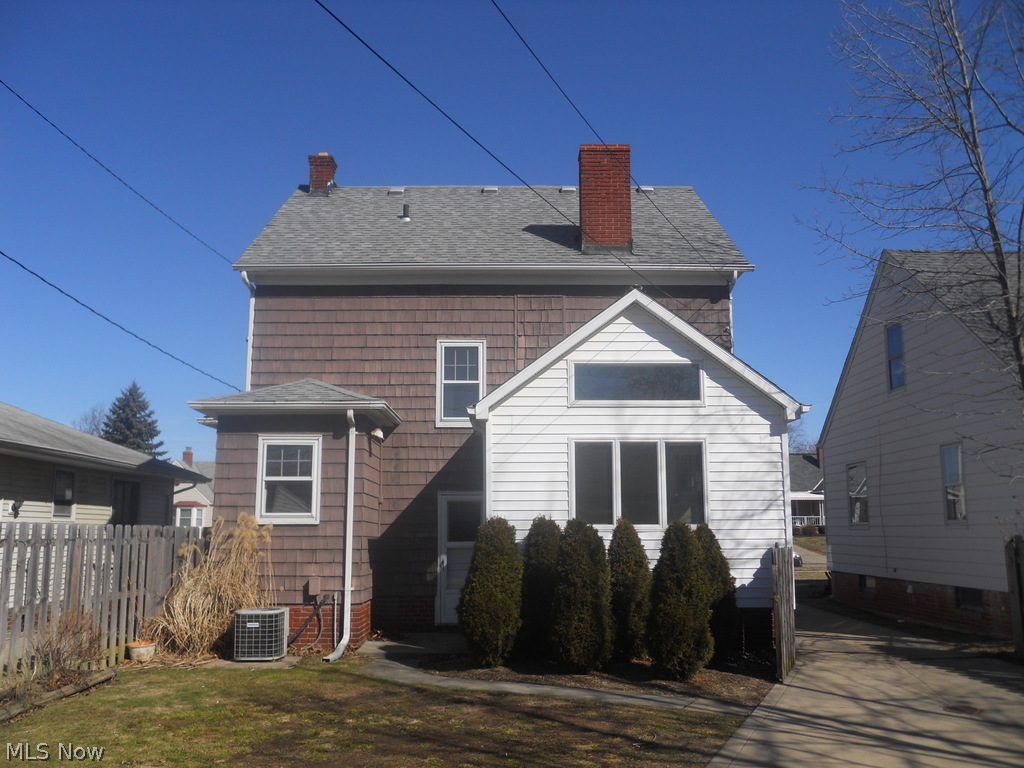 9418 McCracken Road Garfield Heights, OH 44125 - Photo 3 of 20