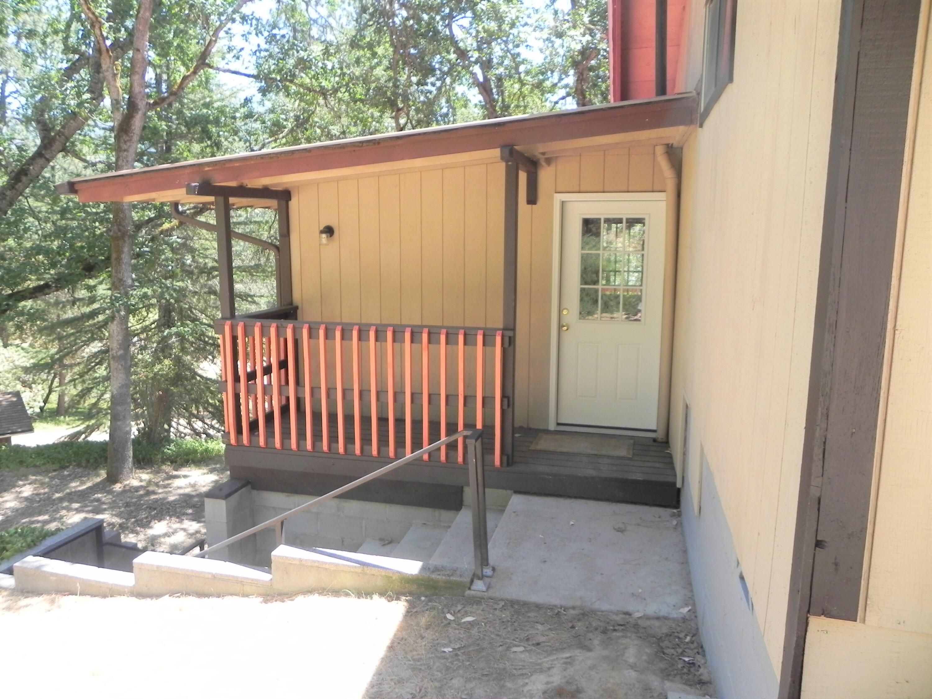 175 Earhart Road Rogue River, OR 97537 - Photo 15 of 28 back deck edited