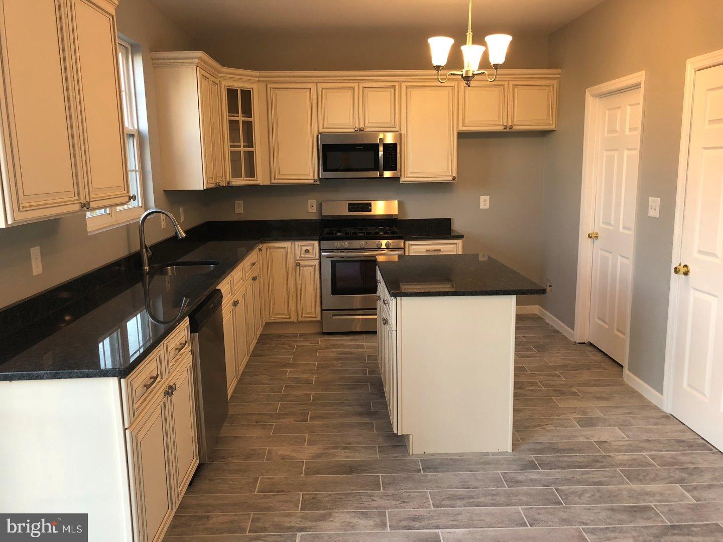 11 Howard Street Carneys Point, NJ 08069 - Photo 3 of 22 Gallery Image 3