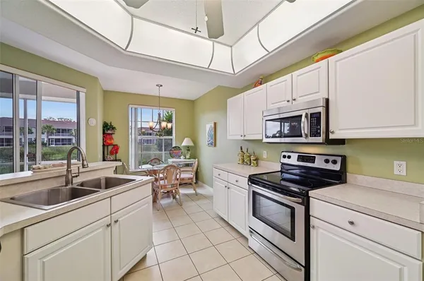 $3,300 | 7050 Prosperity Circle, Unit 904, Sarasota, FL 34238