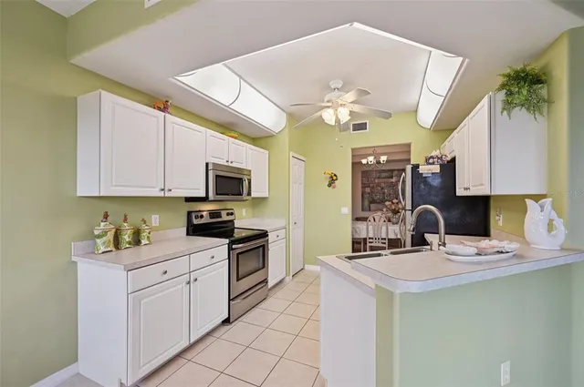 $3,300 | 7050 Prosperity Circle, Unit 904, Sarasota, FL 34238