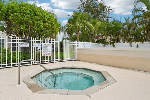 $3,300 | 7050 Prosperity Circle, Unit 904, Sarasota, FL 34238