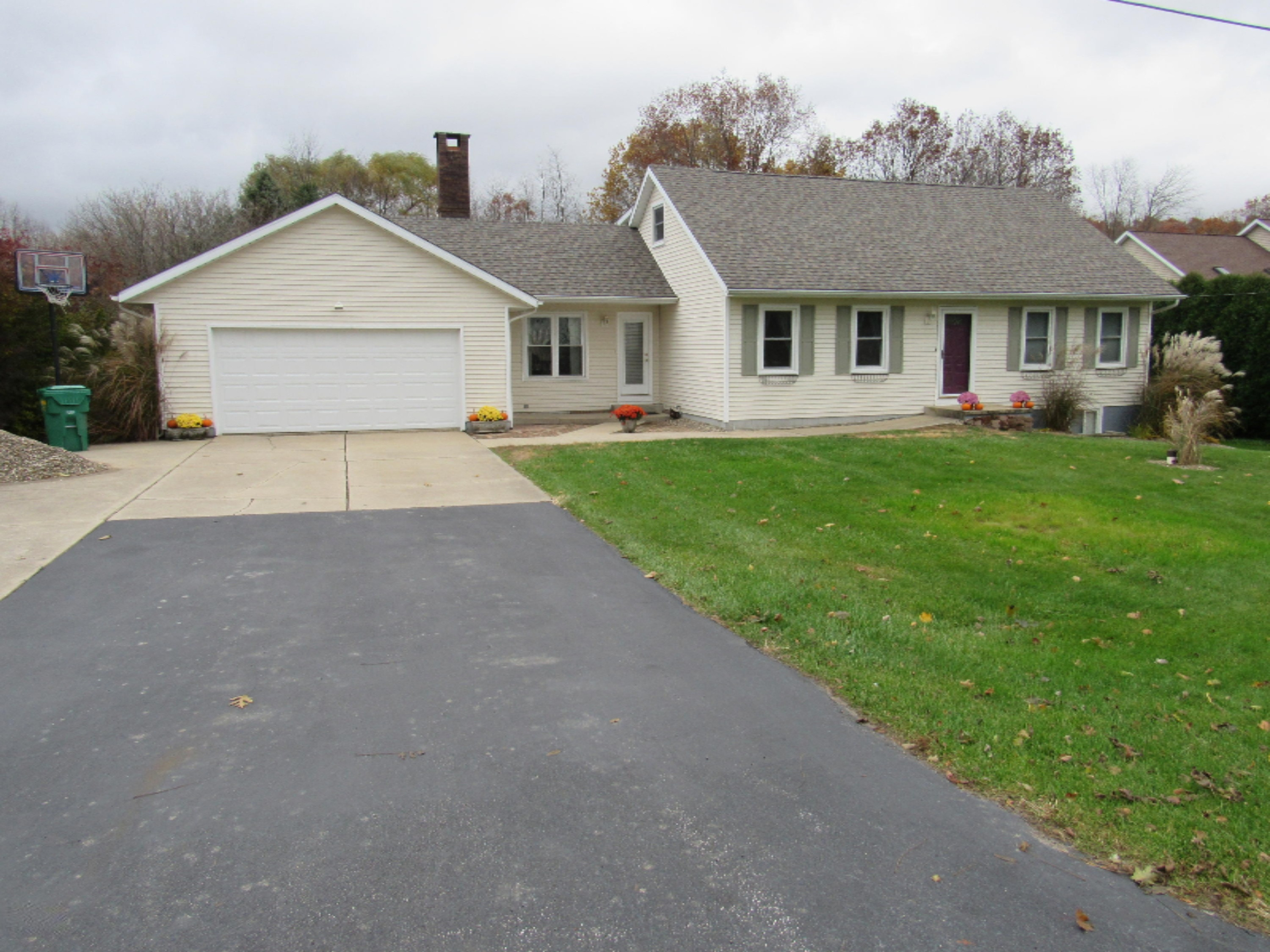 6287 Long Lake Road Berrien Springs, MI 49103 - Photo 1 of 35 20181104_02